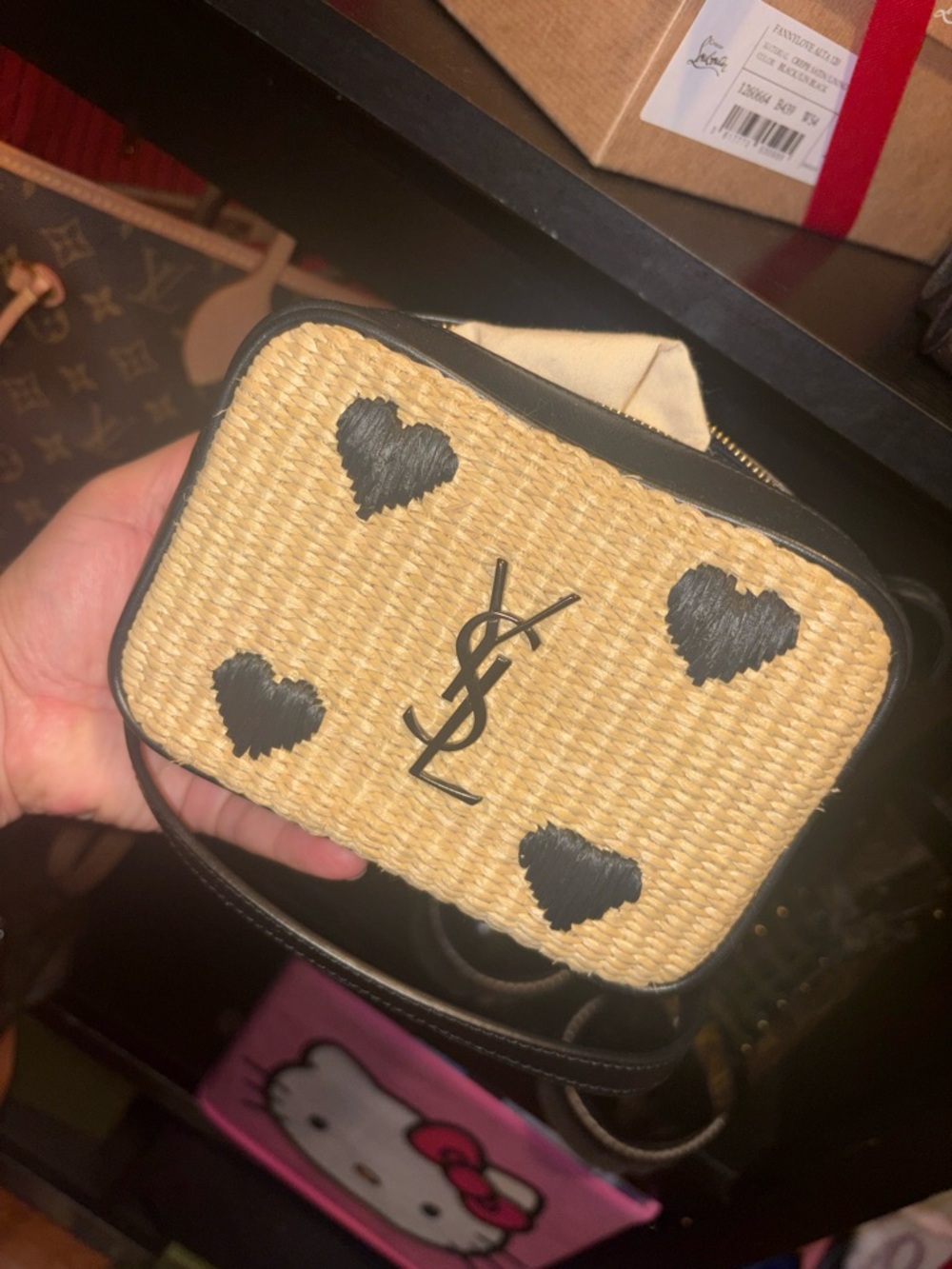 Saint Laurent Natural Raffia Crossbody with Black Hearts belt bag - Picture 2 of 4